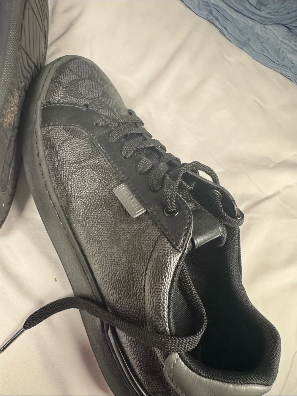 Coach Women’s 8.5 Black Signature Logo Low Top Sneakers Lace Up Shoes - Unisex